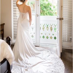 Sophia Tollia size 6/8 Wedding Gown.